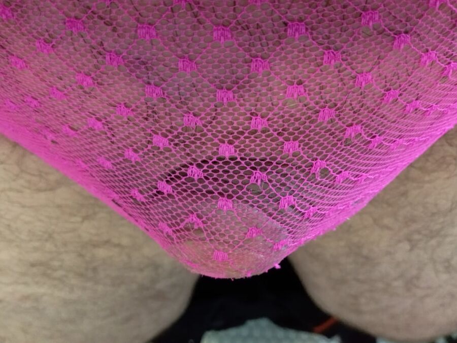Sissy Sally Cumslut wants to lick cum