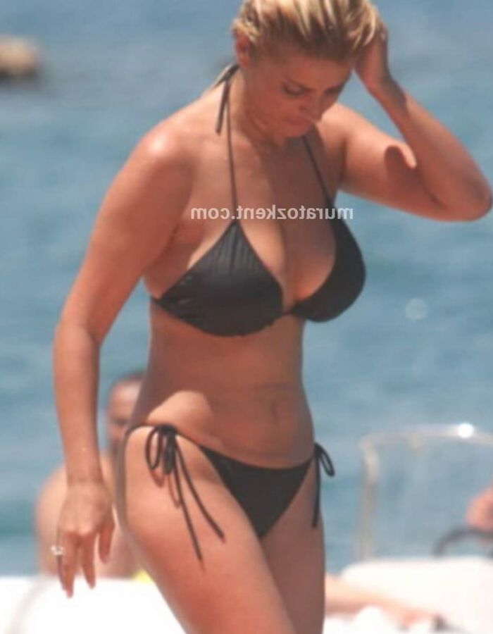 turkish celebrity songul karli