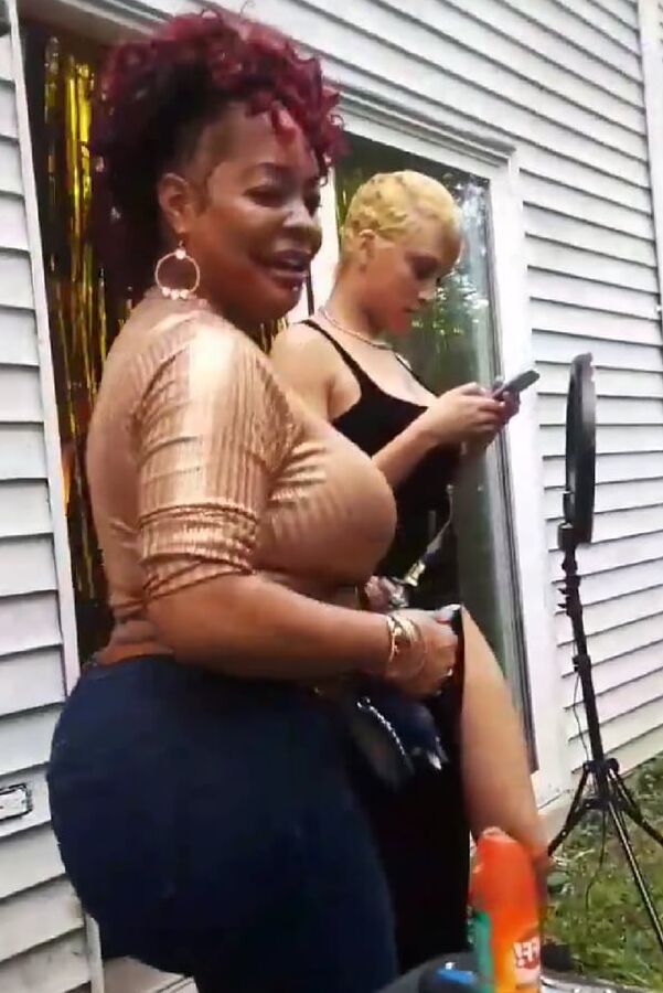 Random Tits and Ass