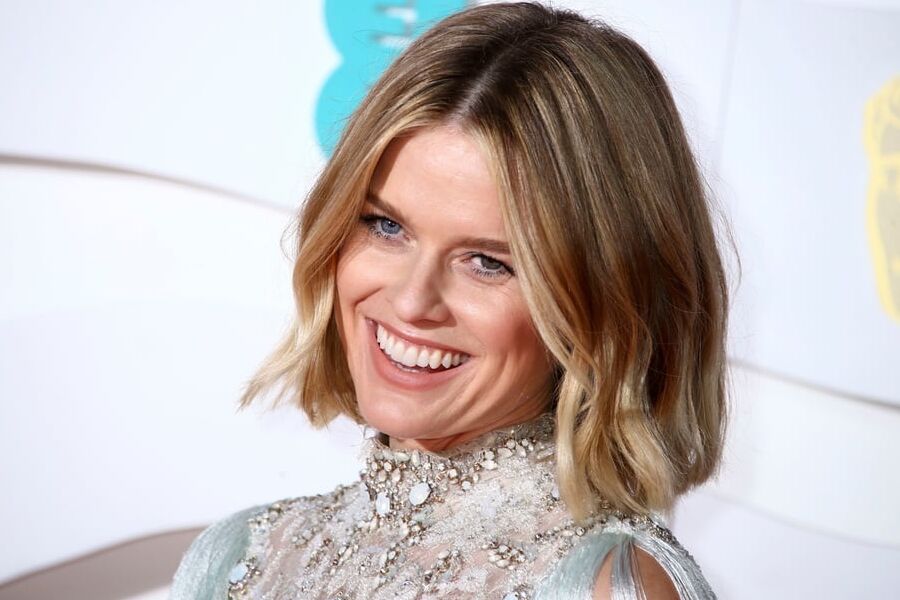 Sexy Alice Eve