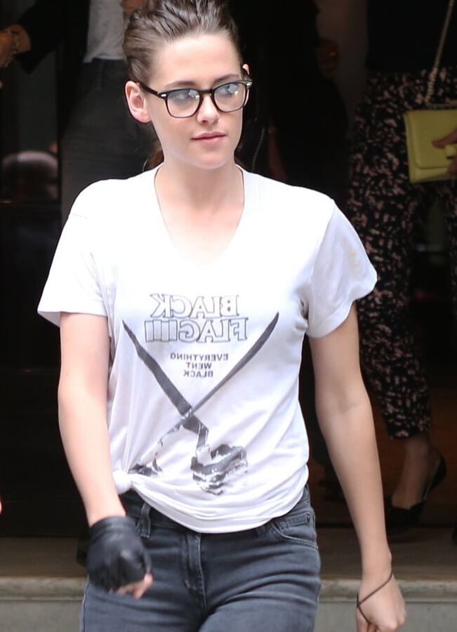 Kristen Stewart Tight jeans only