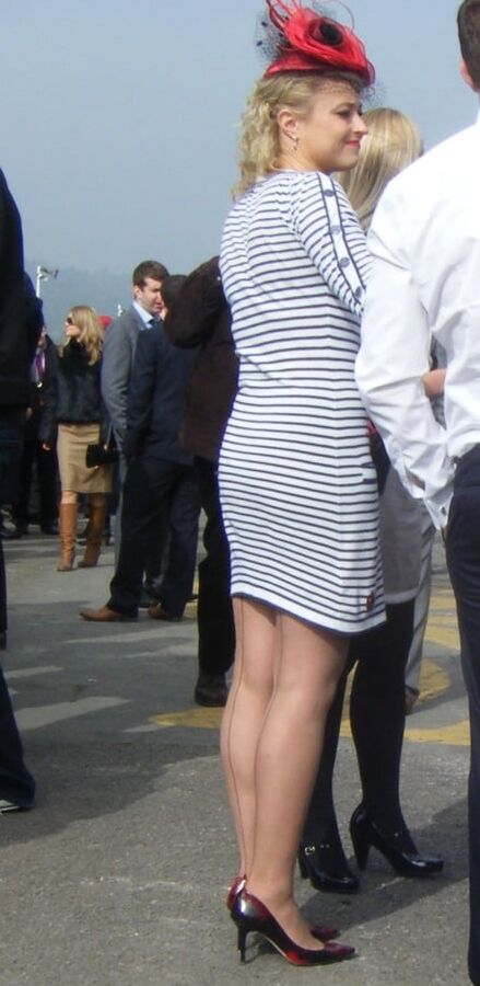 Street Pantyhose - UK Trash at the Races
