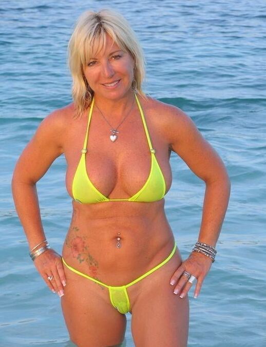 BIG TITS BLONDE