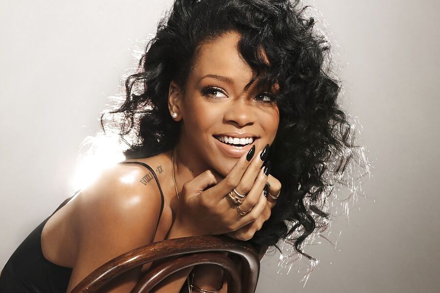 Sexy Rihanna - SNL Shoot