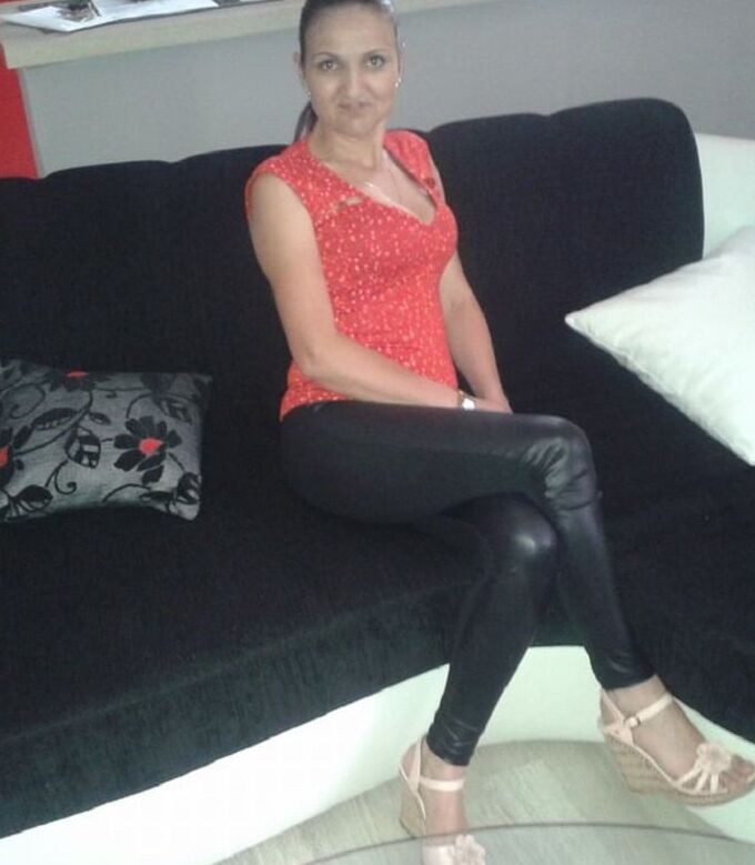 ROU ROMANIAN MILFS UGLY FACE BUT BIG TITS - MOM