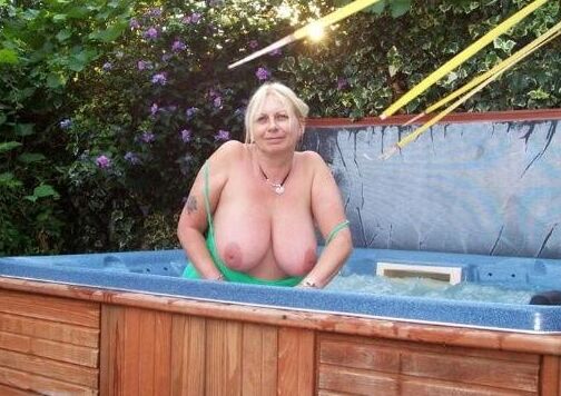 Wife&;s and girlfriends show boobs