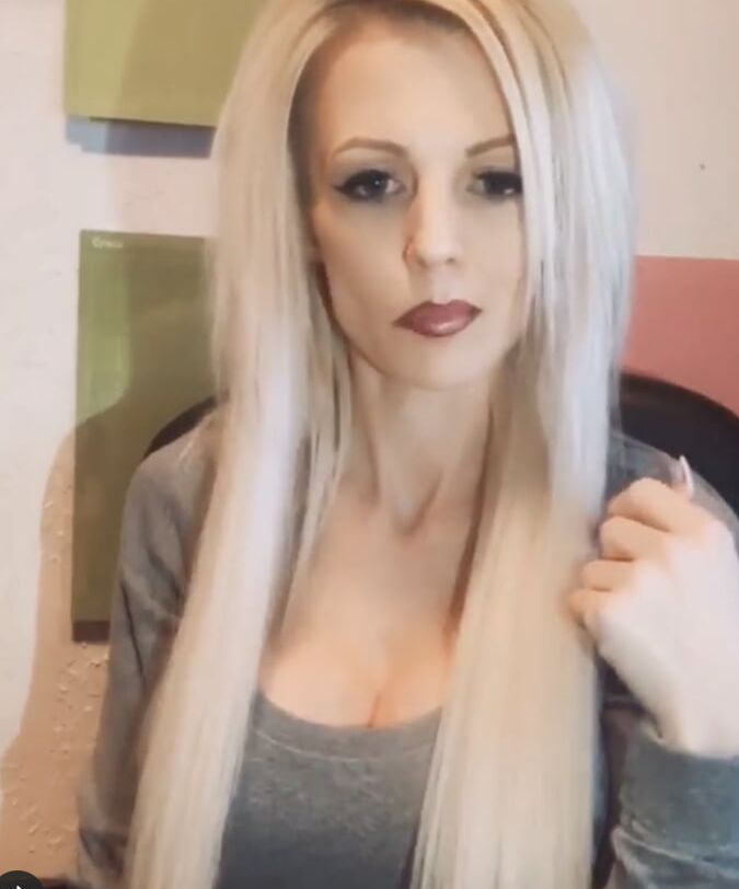 BombshellBrat Cleavage
