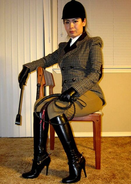 Booted Milf - Ysave