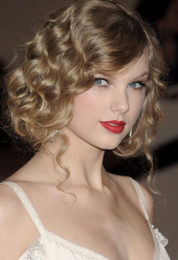 Gorgeous Taylor