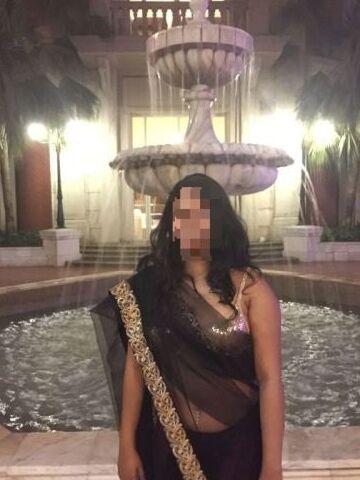 Sexy desi bhabhi hot saree