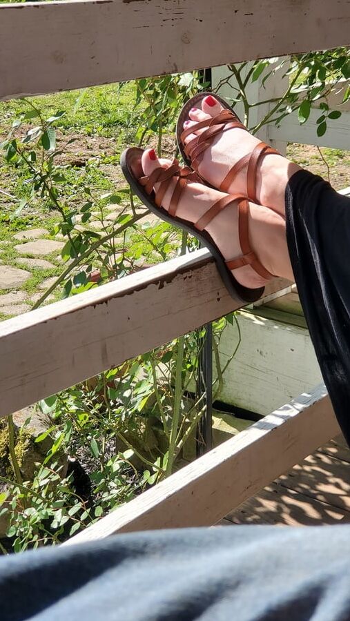 My toes for cum
