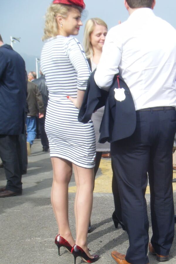 Street Pantyhose - UK Trash at the Races
