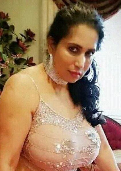 MATURE MILF BIG BOOB WIFE