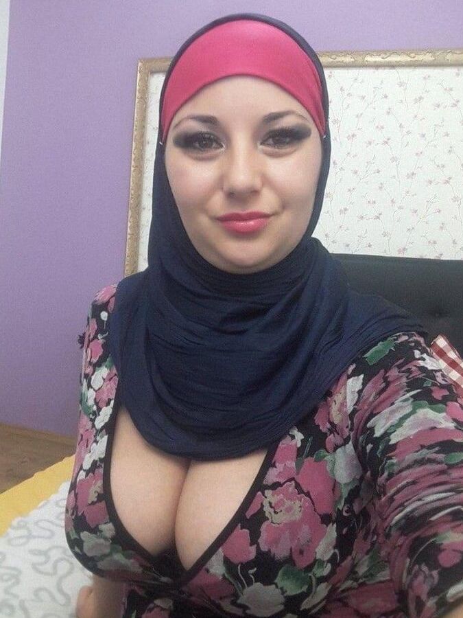 ARAB HIJAB MOMS