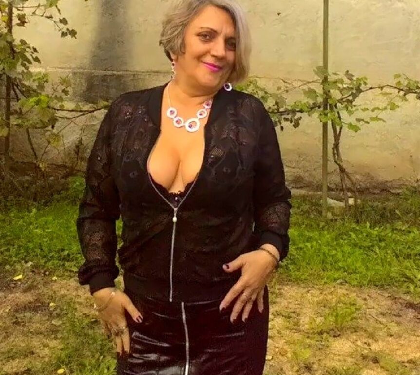 ROU ROMANIAN MILFS ROU MOM WHORE - LOOKS LIKE MY AUNT