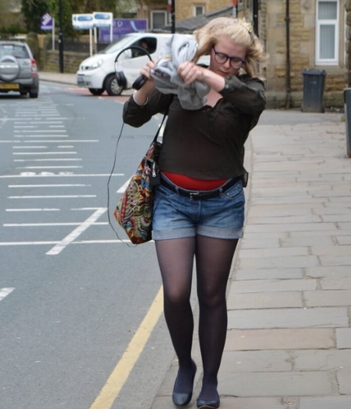 Street Pantyhose - Nerdy Brit Chubster