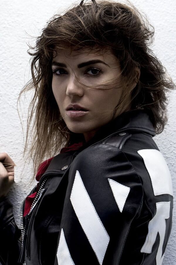 Mandy Moore - Rhapsody Magazine ()