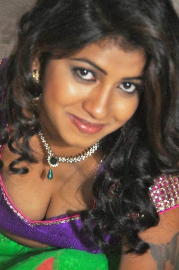 Indian actress downblouse