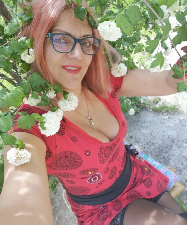ROU ROMANIAN MILFS ROU MOM WHORE - LOOKS LIKE MY AUNT