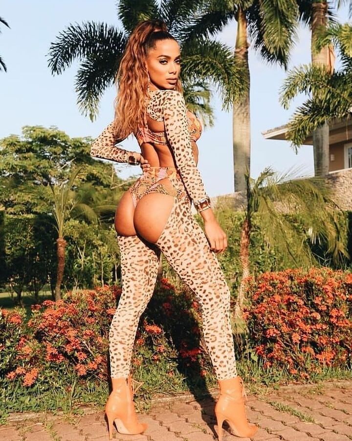 Anitta (Reino Animal - Carnaval )
