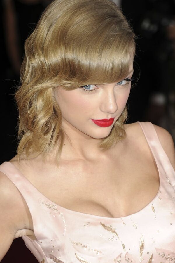 Gorgeous Taylor