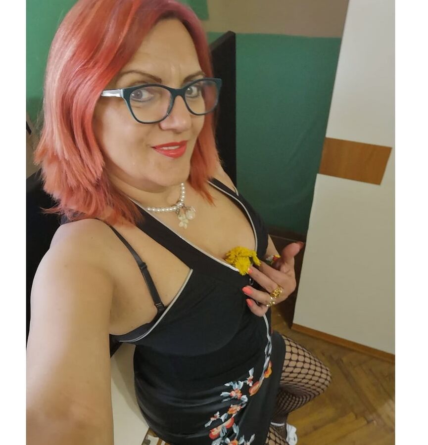 ROU ROMANIAN MILFS ROU MOM WHORE - LOOKS LIKE MY AUNT