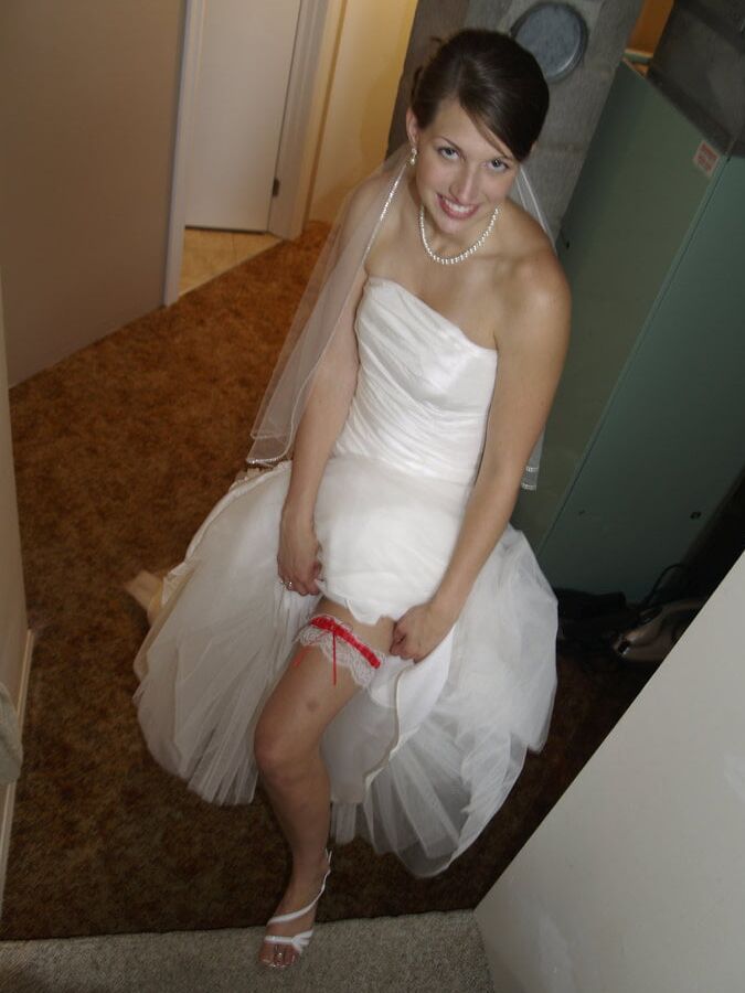 Sexy amateur slim brunette wife Kimberly to enjoy and repost