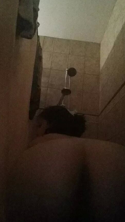 Latina Shower Selfies