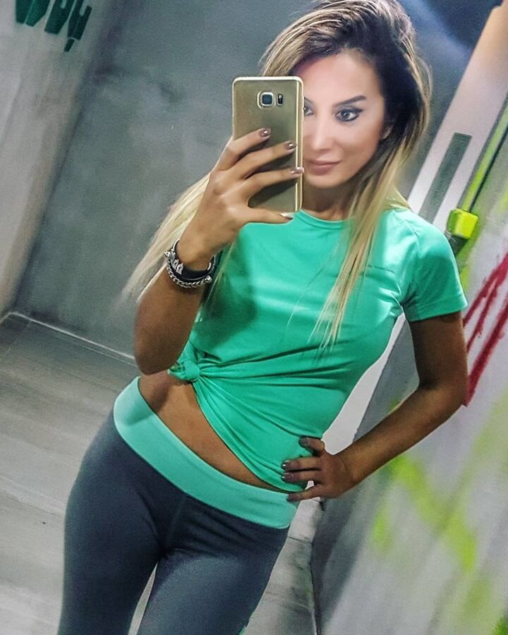 Sexy Turkish milf Gulcan