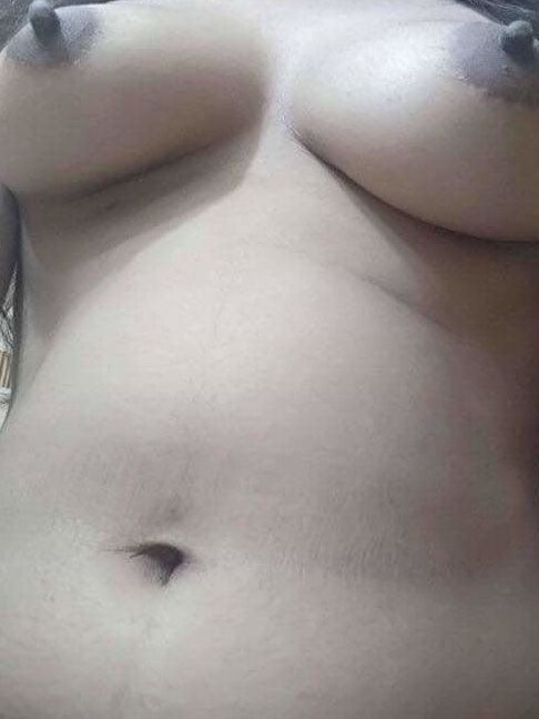 Sri Lankan Boobs