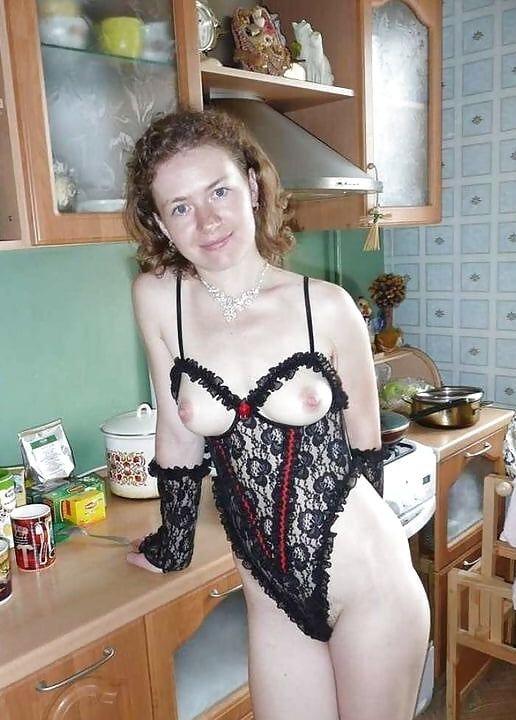 A horny houswife showing her cunt