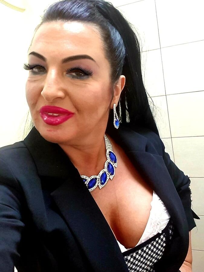 Hot Serbian Cougar-Snezana