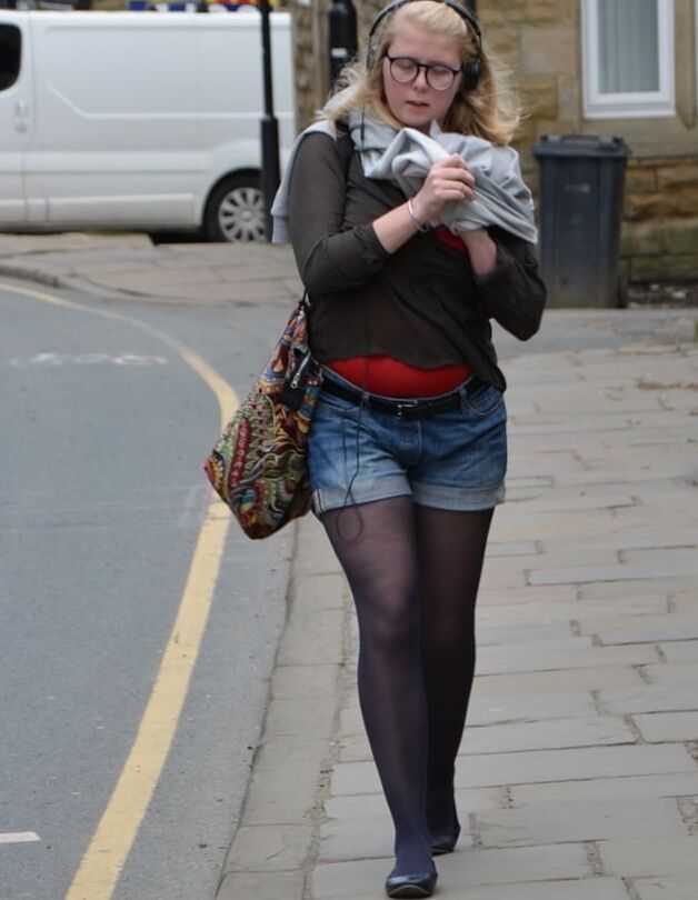 Street Pantyhose - Nerdy Brit Chubster