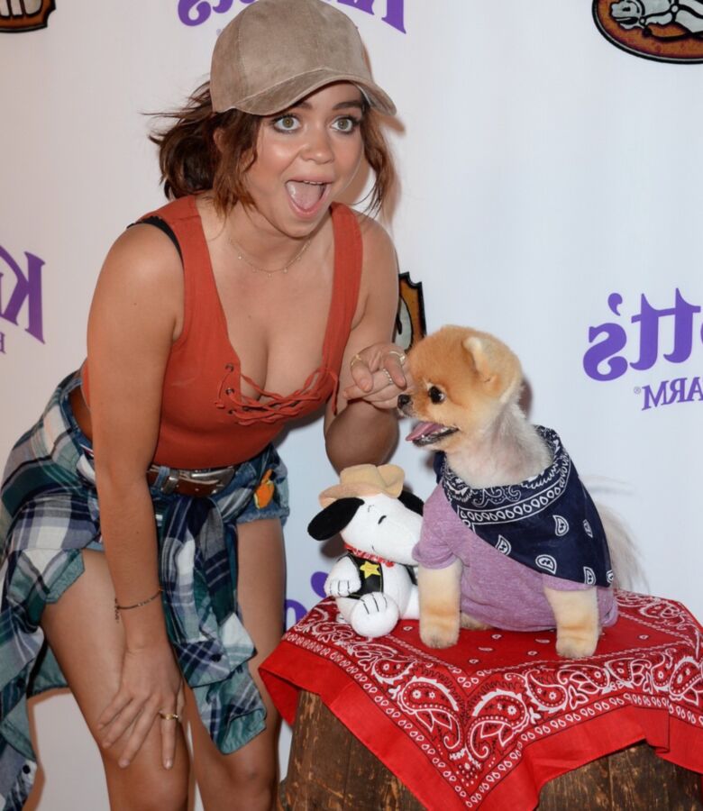 Sarah Hyland Armpits