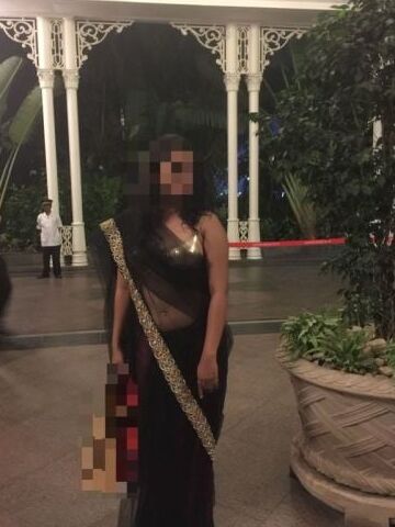 Sexy desi bhabhi hot saree