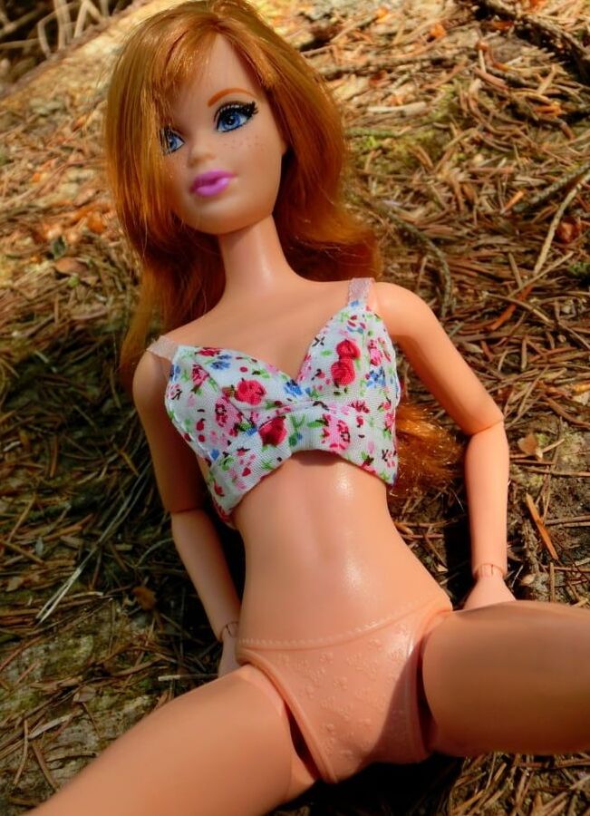 Midge in the sun (Doll)