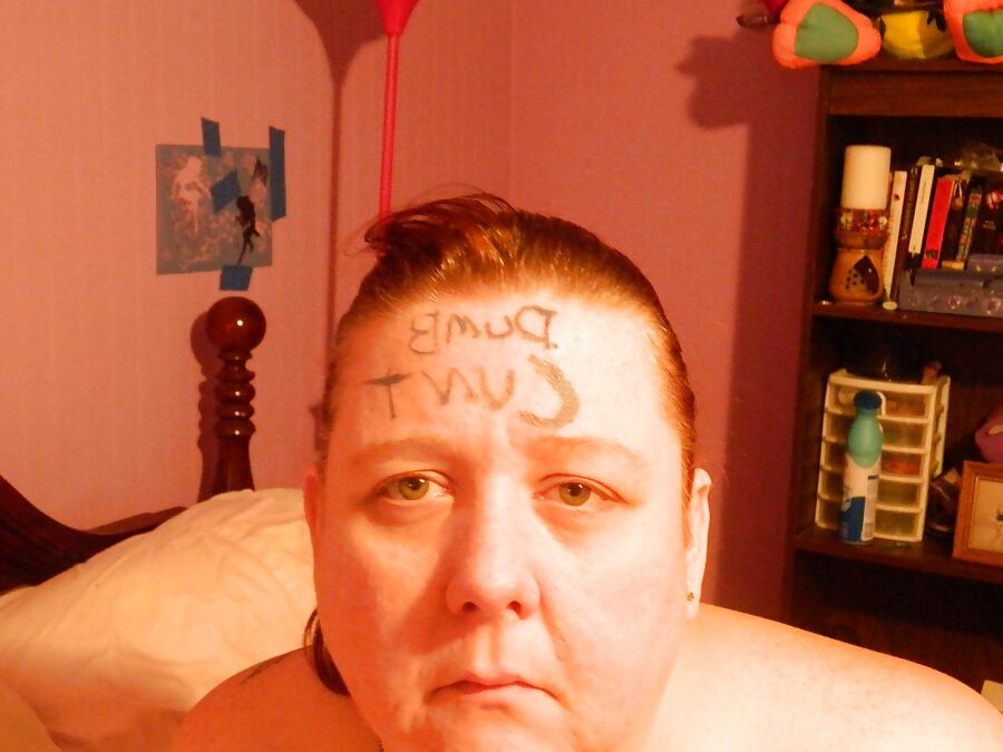 Laugh at this Dumb Cunt