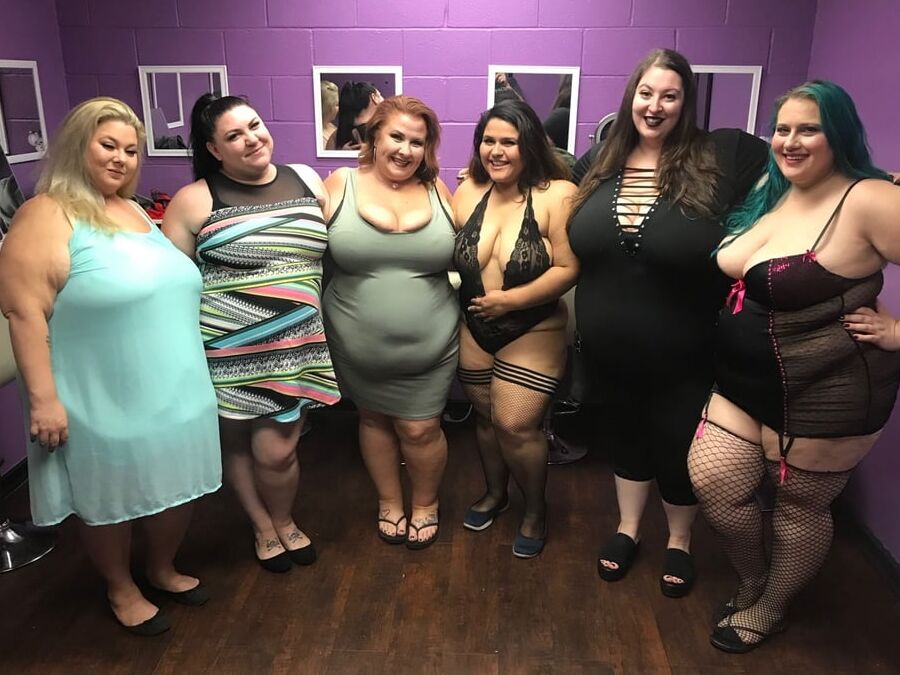 Hoodyman SSBBW : Fat pigs exposed forever .