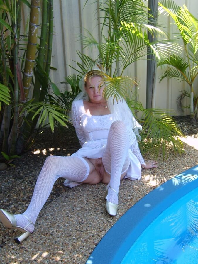 BRIDE SLUT SHELLEY