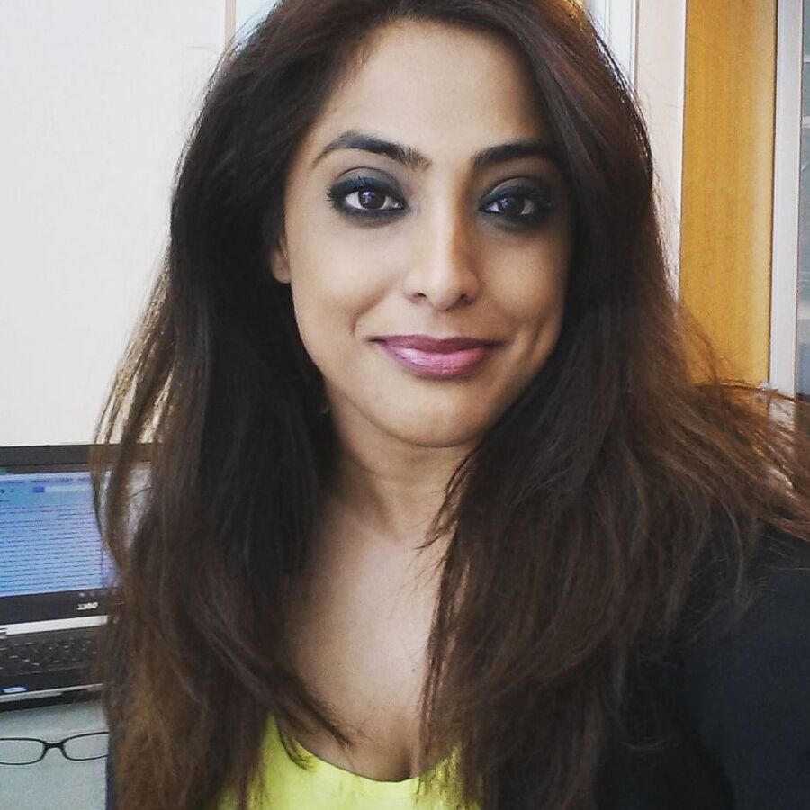 Afghana Khan wanted to show me her brown pussy