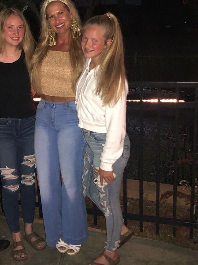 Hot amateur mom. Which would you like to fuck?