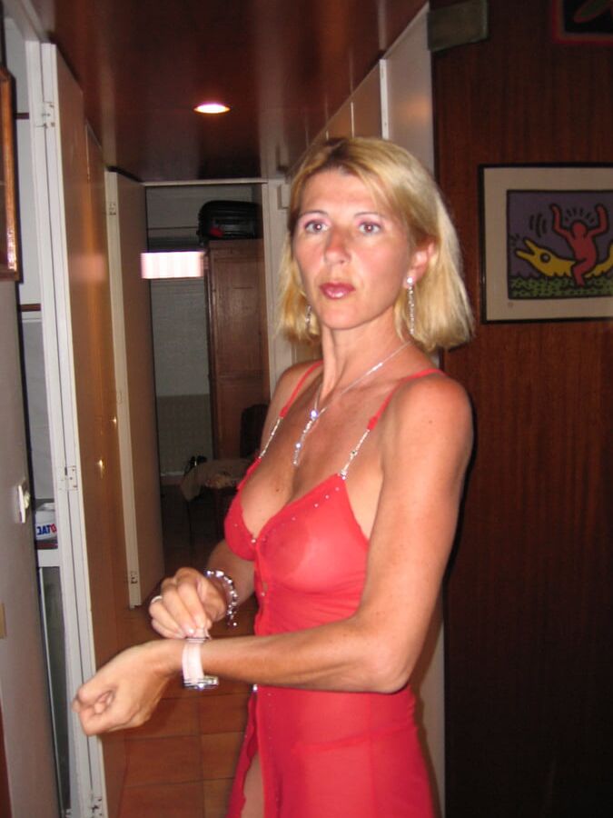 Perfect Amateur Blonde Bitch