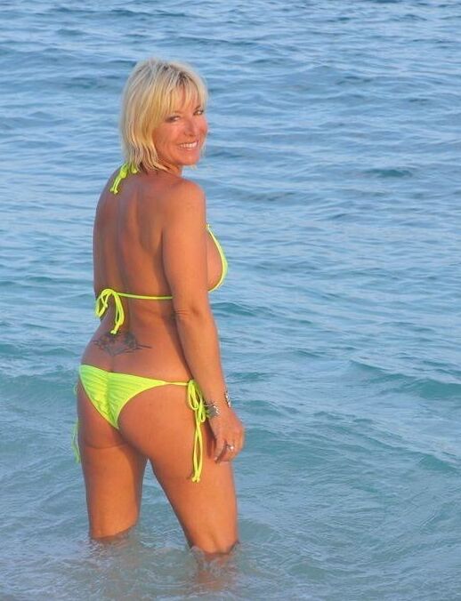 BIG TITS BLONDE