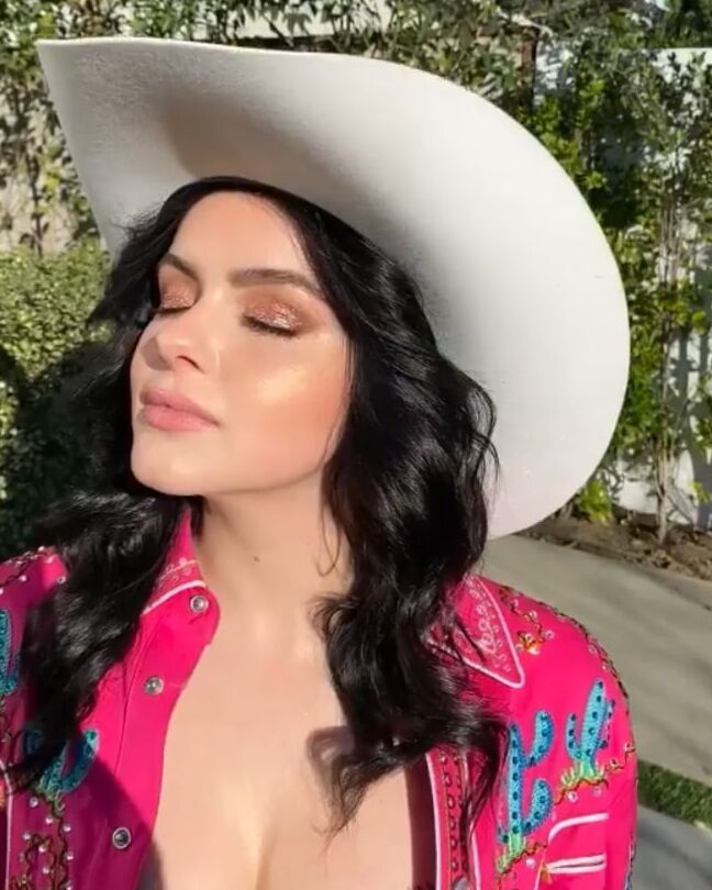 Sexy Cowgirl Ariel