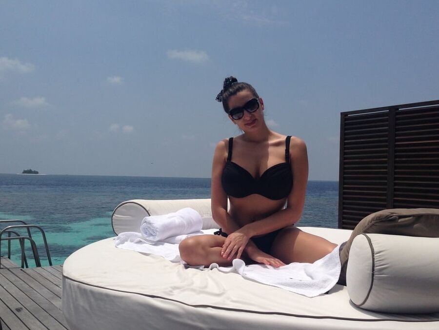 Romanian Jane - Maldives Memories NOV