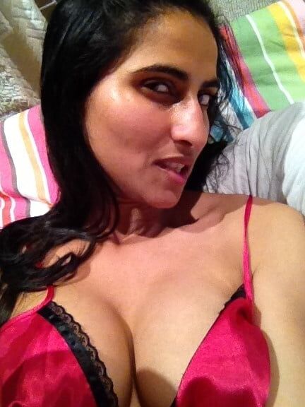 Low Resolution Pics of Slut