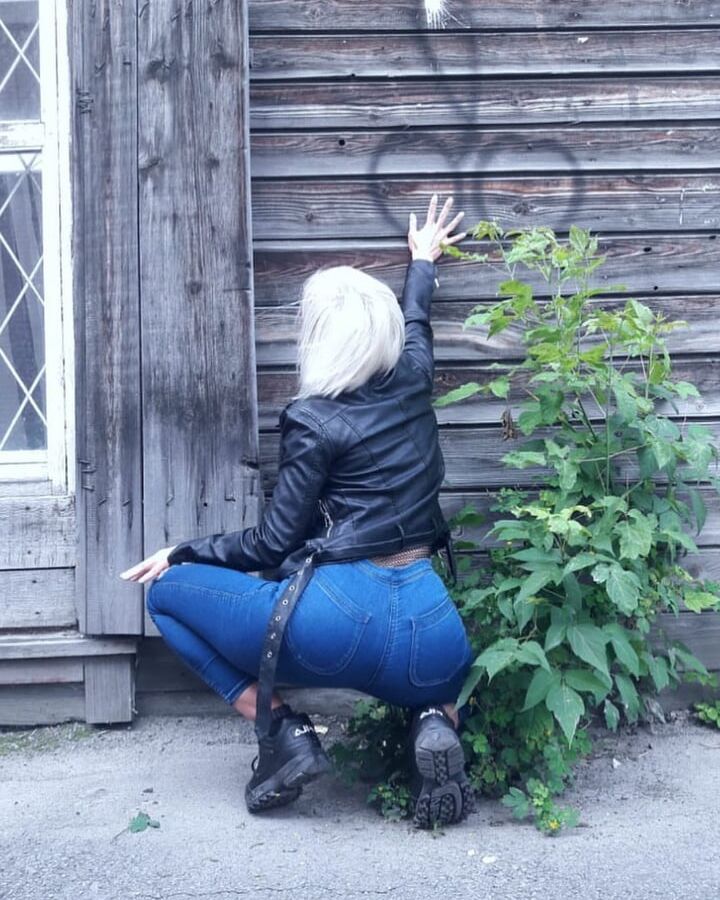 Serbian hot fitnes whore blonde girl beautiful ass Danica R.