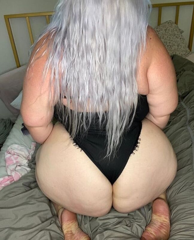 Beautiful Big Blonde!