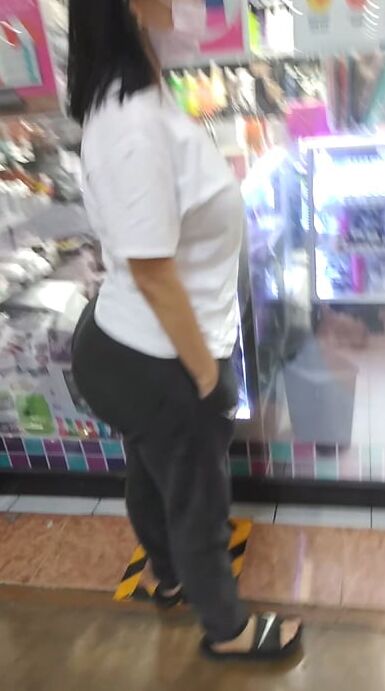 COVID Milf con MEGACULOTE que le quiere explotar el pams