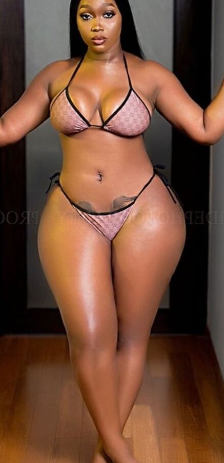 Sexy hourglass thick pear Pandula